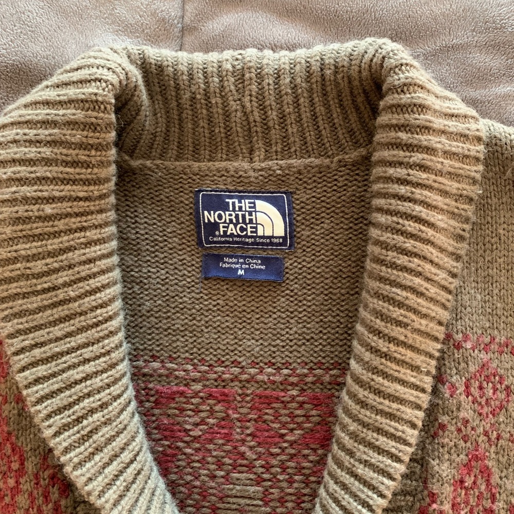 The North Face Cardigan / Sweater - Picture 2 of 10